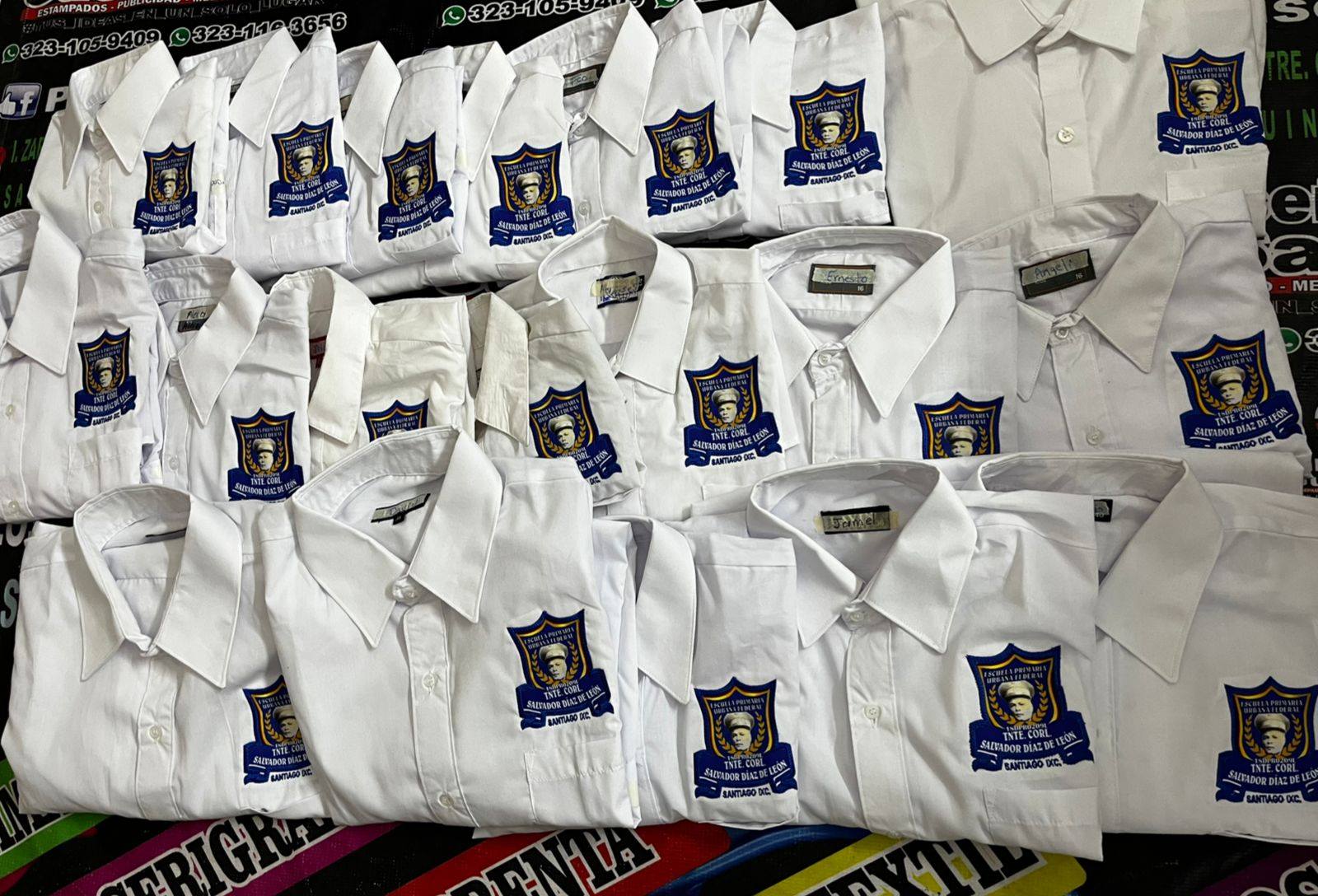 Playeras blancas bordadas para escuela